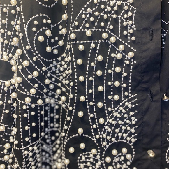 Black -White pearl Akira Blouse (Sz Lrg) - Picture 2 of 5